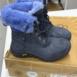 🔥🔥 UGG Adirondack Boot II – Women’s Size 5 – NWB 💙